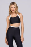 Top corto estilo halter negro